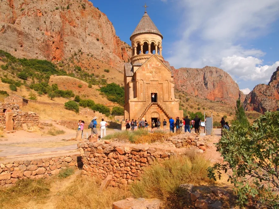 В Нораванк, Джермук и Арени: красота и история южной Армении (из Еревана)