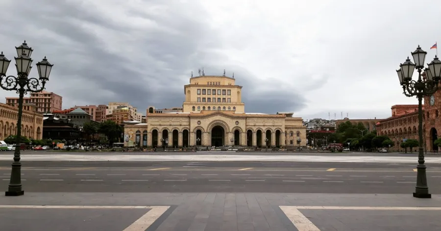 По Еревану — на автомобиле