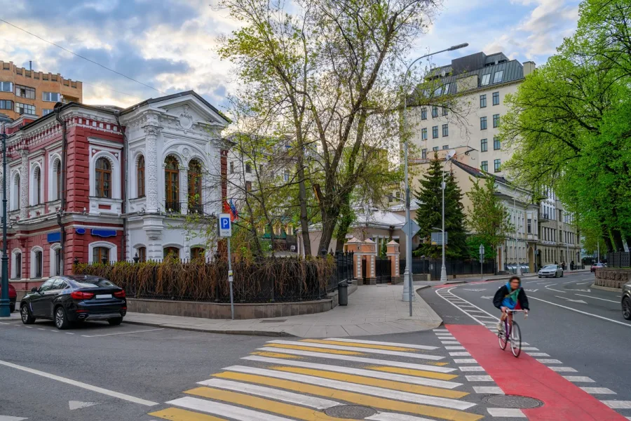 Лунной походкой по центру Москвы с артистом-хореографом