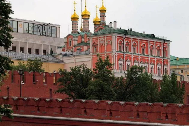 Экскурсия-квест по Александровскому саду для детей и их послушных родителей