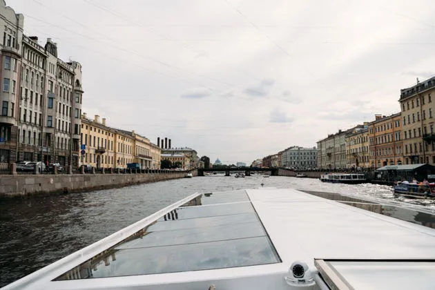На кораблике по Парадной части Невы