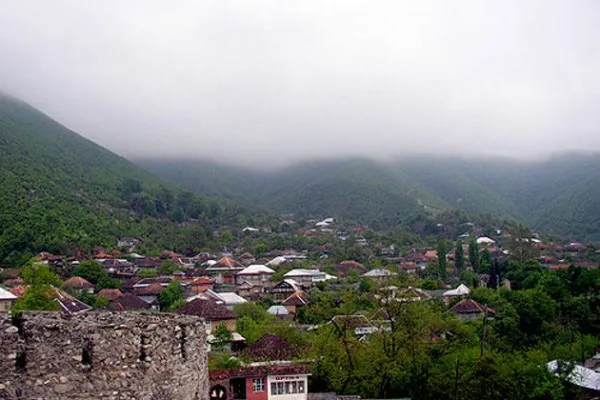 Шеки, город ханов и торговцев
