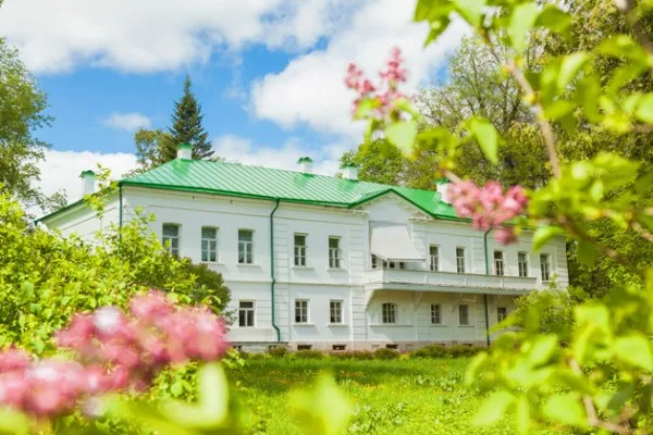 Русские усадьбы с посещением Ясной Поляны (для школьных групп)