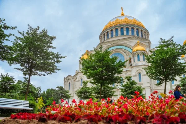 Кронштадт с теплоходной прогулкой по фортам