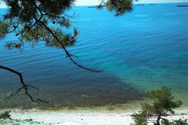"Голубая бездна" в Джанхоте и "Стеклянный парк" в Кабардинке
