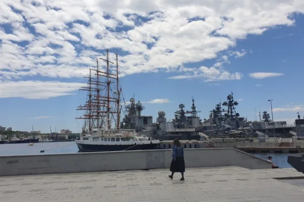 Море в городе — Владивосток