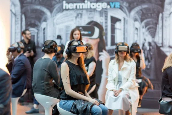 Другой Эрмитаж: VR с Хабенским + хранилище Эрмитажа + Главный штаб