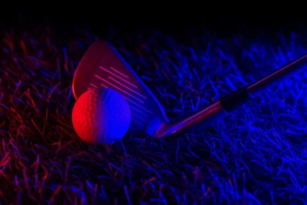 Яркий 3D-мир Blacklight Mini Golf — игра в мини-гольф с подсветкой