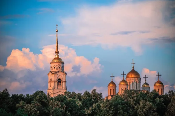 От Театральной до Соборной площади: авторская экскурсия с фотосессией