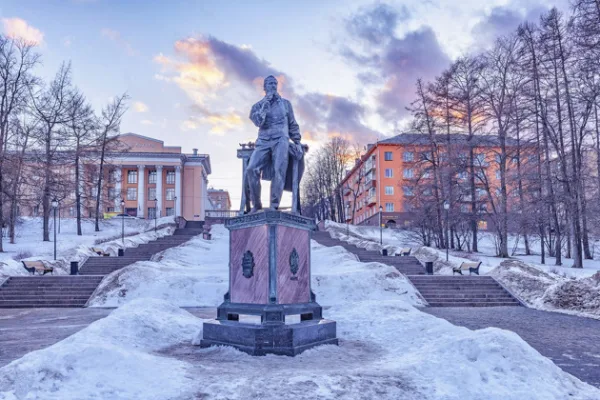 Петрозаводск и окрестности: чертов стул, песчаный пляж и мистический шунгит
