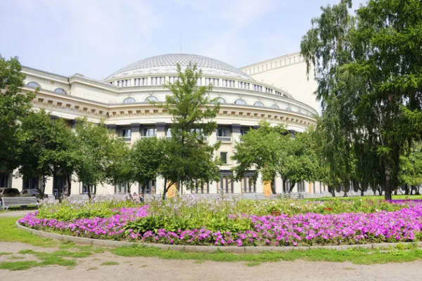 «Путешествие в театральное закулисье»: экскурсия в театр
