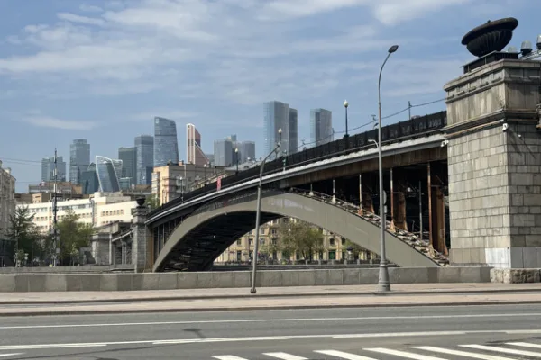 Тайны трёх башен: Призраки, секреты и шепчущие мосты Смоленской