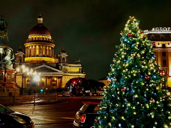 Новогоднее волшебство Петербурга