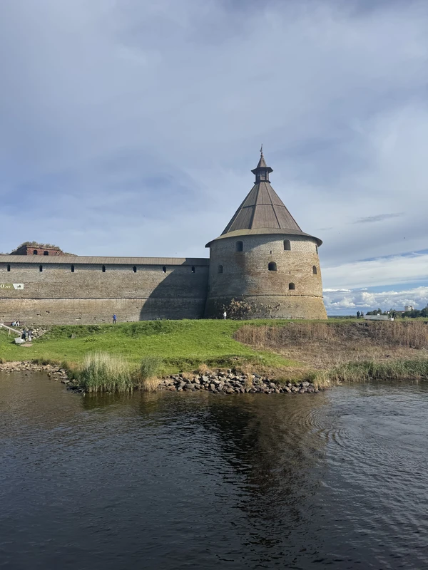 Из Санкт-Петербурга к крепости Орешек: 700 лет истории