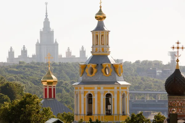 Изразцовые чудеса столицы: по храмам Москвы