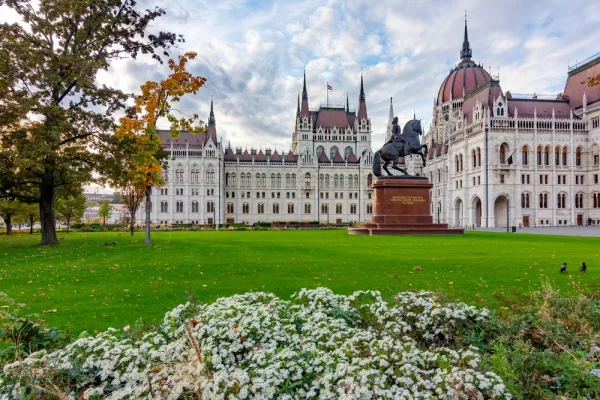 Самые красивые площади Пешта