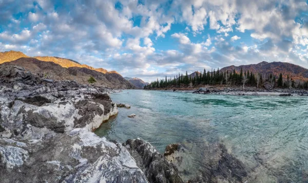 «Бирюзовая Катунь»: водопад, пещеры и горная пасека