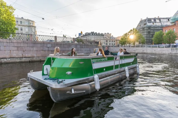 Индивидуальная прогулка по каналам Петербурга