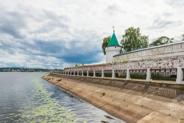 Знакомая и неизведанная Кострома — на комфортном минивэне