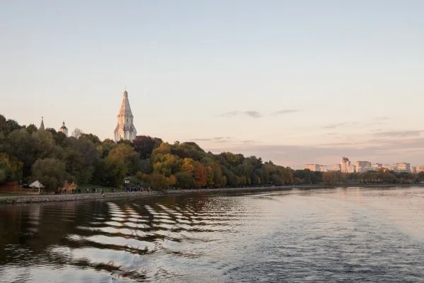 Речная прогулка по югу Москвы от причала Марьино