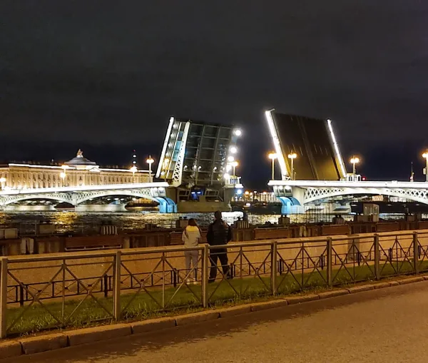 Неспящие в Петербурге