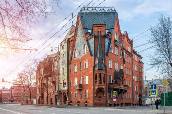 С книжкой под мышкой: литературная прогулка по Москве