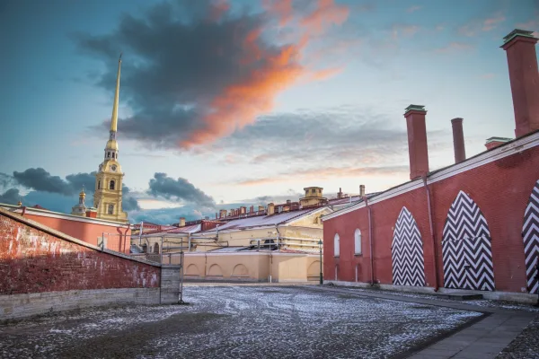 Петропавловская крепость: экскурсия в небольшой группе