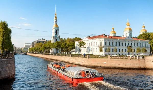 Прогулка на теплоходе-кабриолете по рекам и каналам Петербурга