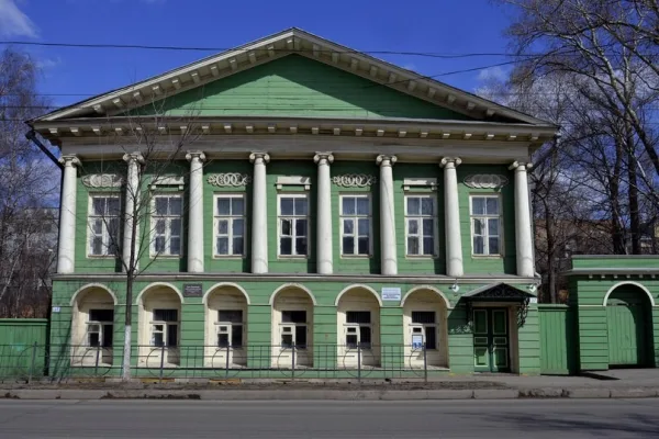 Город, где резной палисад