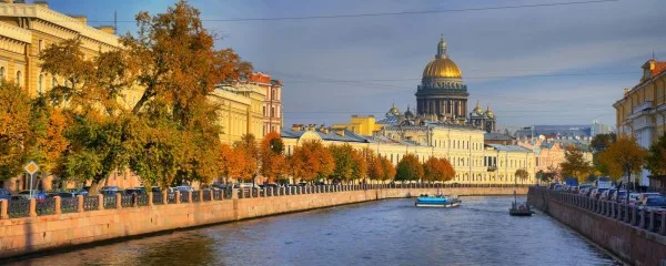 Путешествие из Москвы в Петербург: автобусный тур по Северной столице и окрестностям