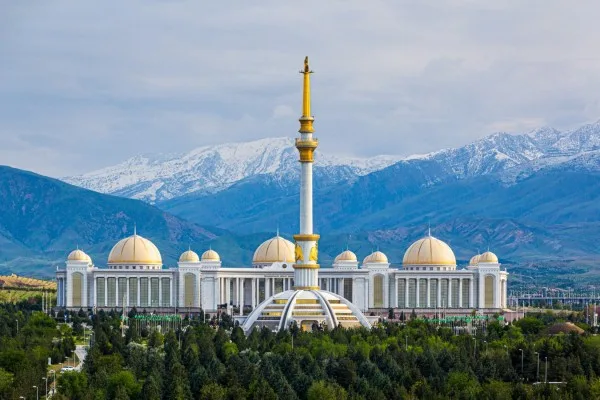 Ашхабад за один день: экскурсия для транзитных путешественников