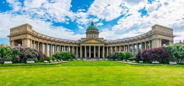 Выходные в граде Петра: визитные карточки, шедевры Эрмитажа и Фаберже, прогулка на теплоходе