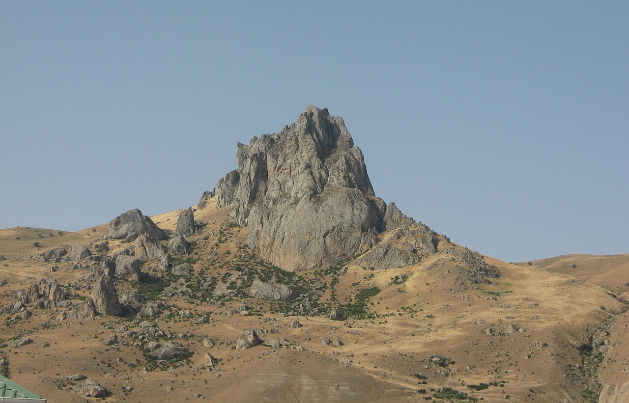 Гора Бешбармаг